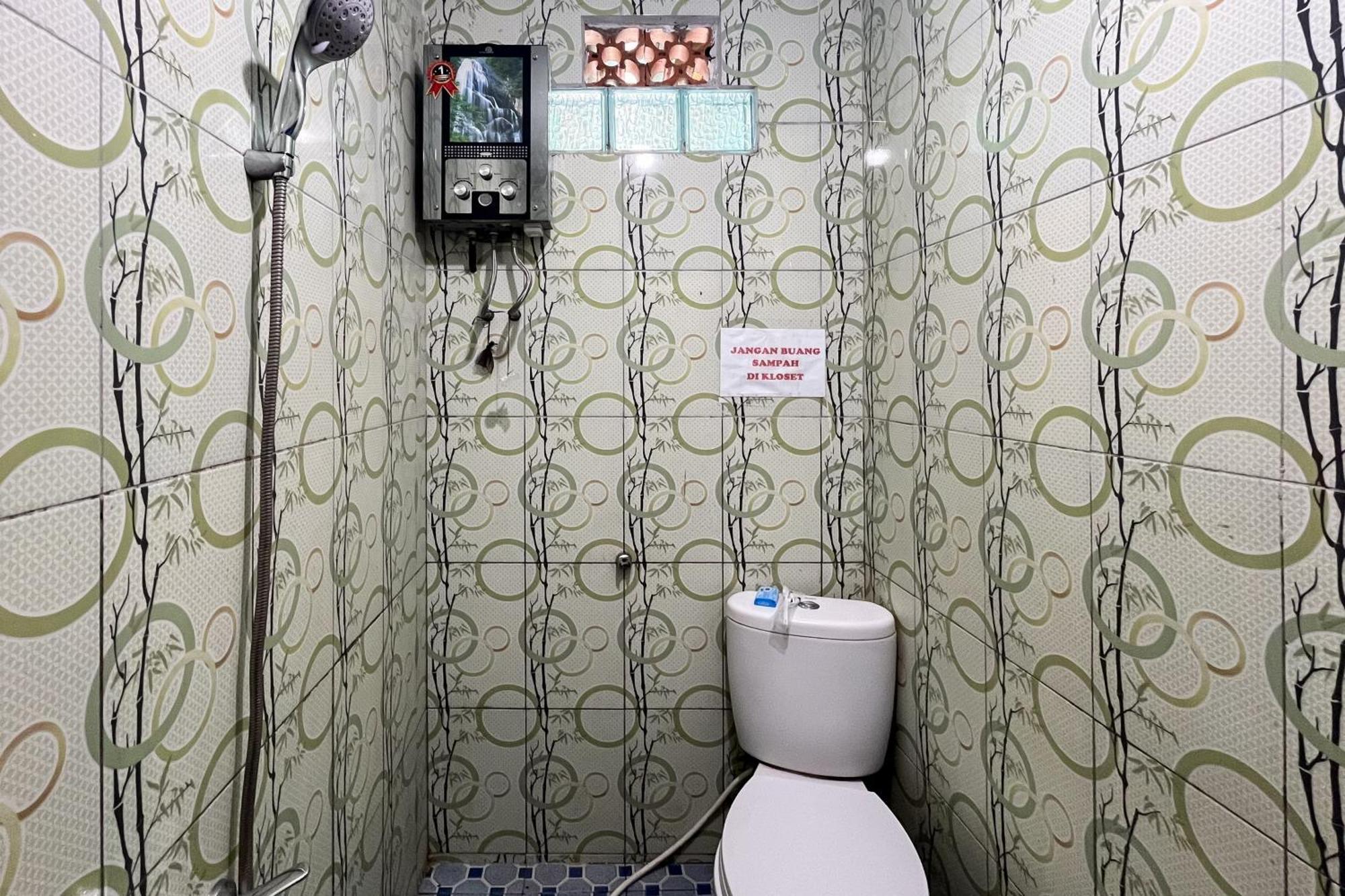 Reddoorz At Villa Waterfun Favour Pagar Alam Pagaralam Экстерьер фото