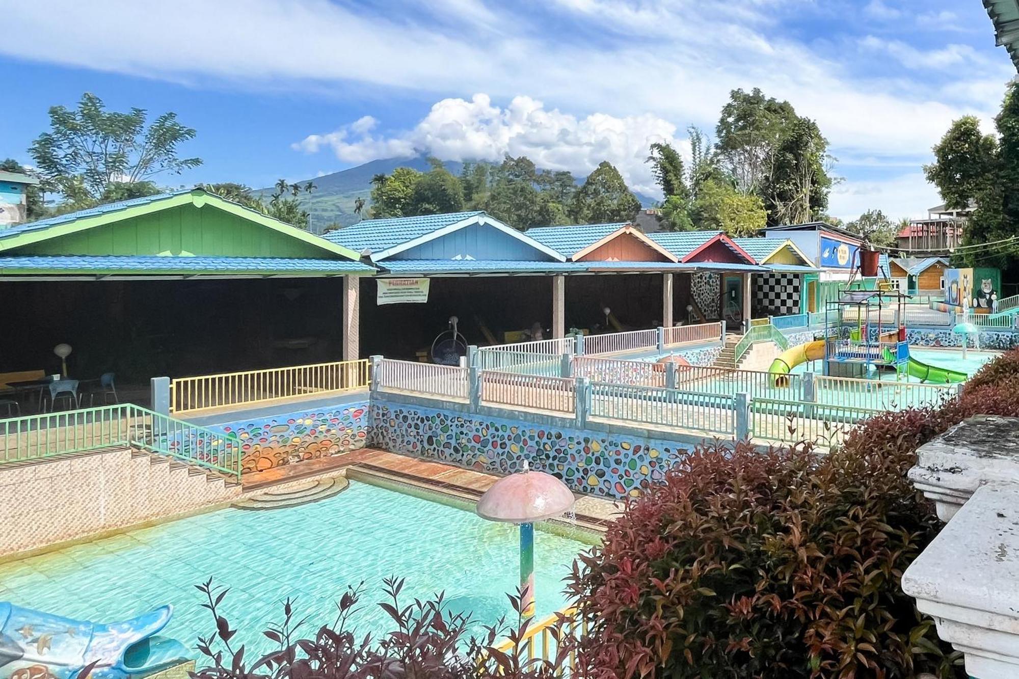 Reddoorz At Villa Waterfun Favour Pagar Alam Pagaralam Экстерьер фото